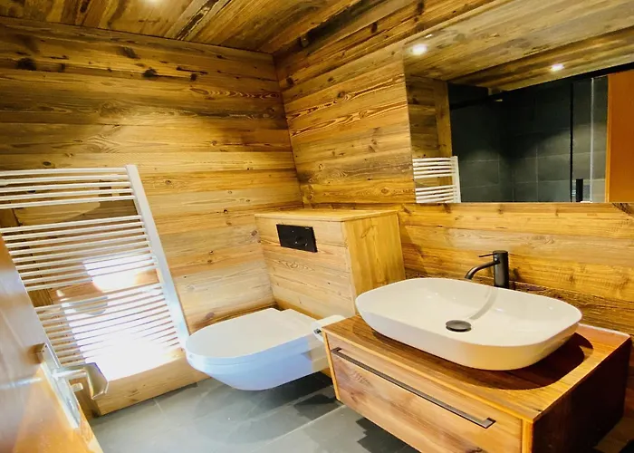 Appartement In Near Lift *