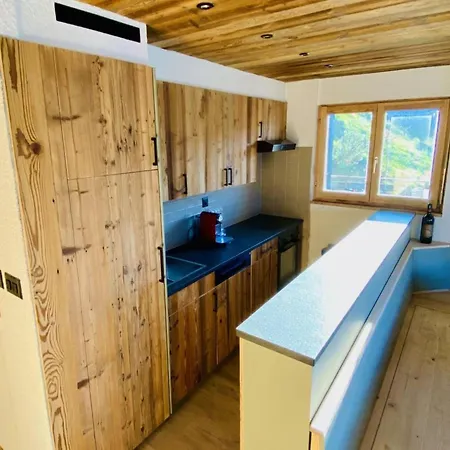 In Near Lift Veysonnaz