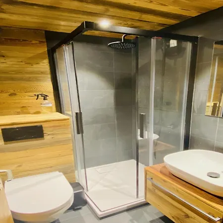 In Near Lift Apartment